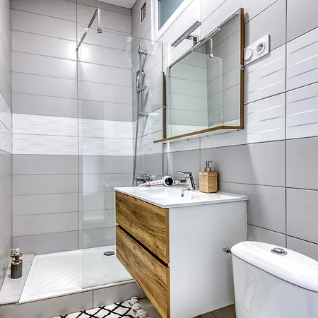 Apartamento T3 L'etoile Neuf Cosy & Lumineux - Gare Parilly Vénissieux